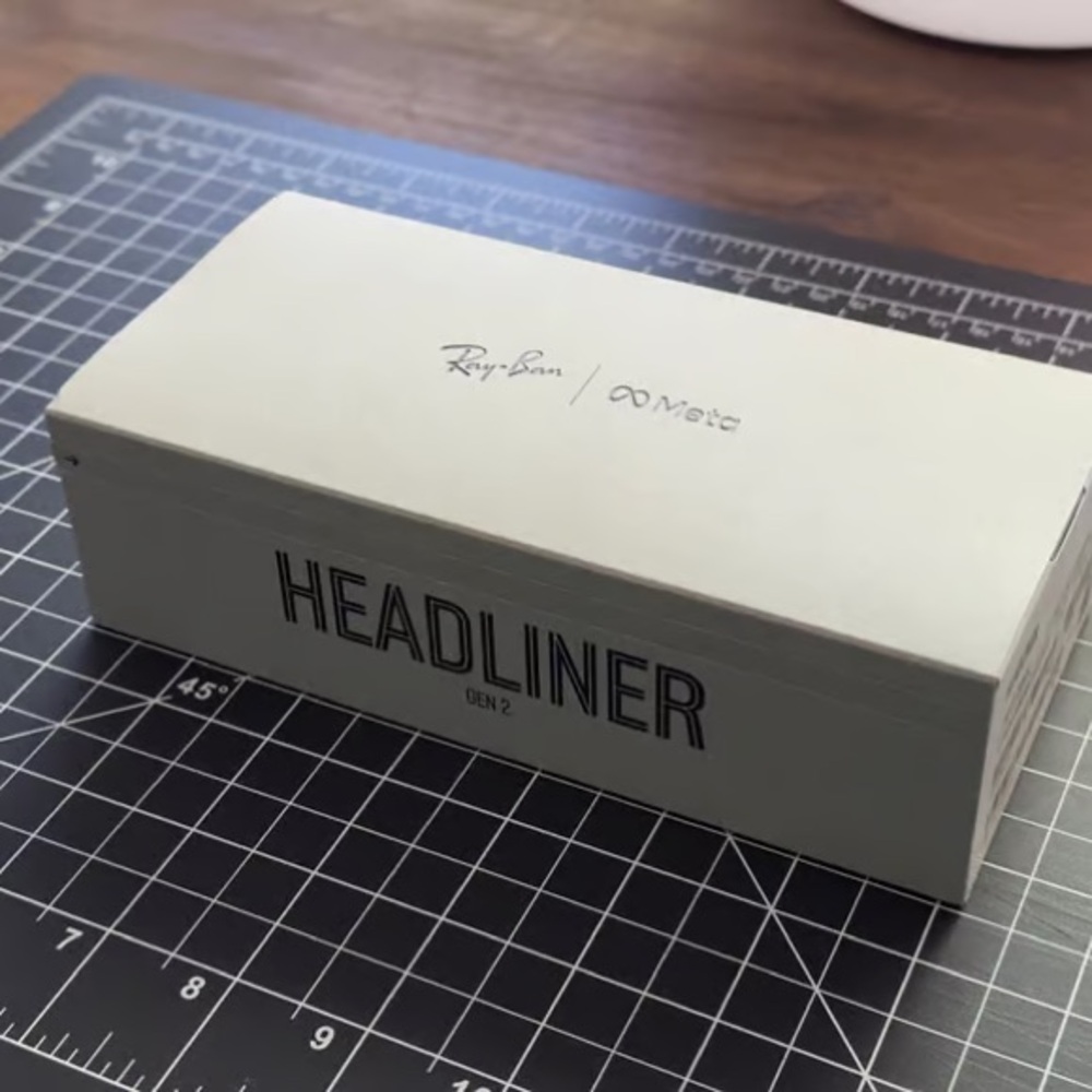 Meta Ray-Ban Matte Black Headliner Box